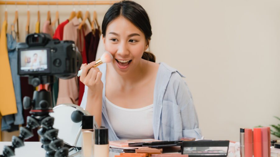 Chứng chỉ trang điểm thời trang và trang điểm chụp ảnh