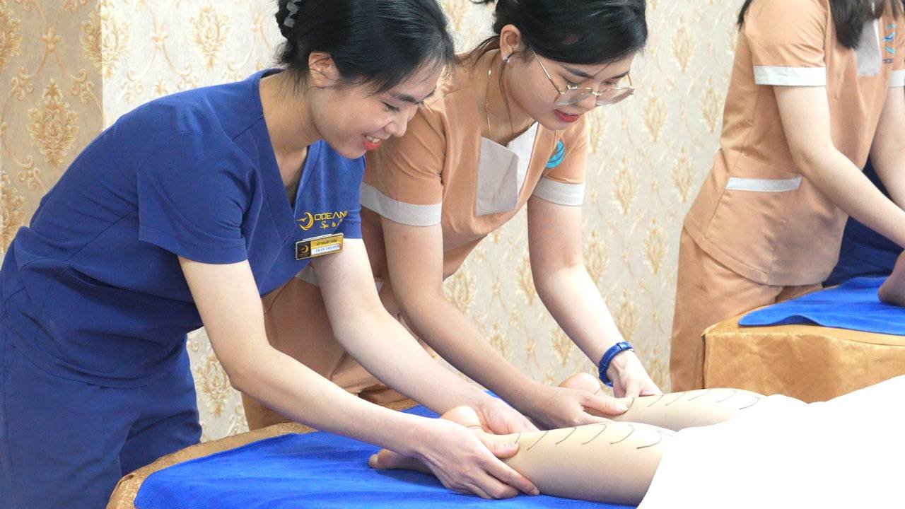 Học ITEC có cần giỏi tiếng Anh không? Bật mí cách vượt rào ngôn ngữ cho người mới bắt đầu